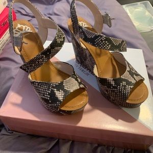 Gorgeous Snake Skin Sandals